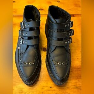 Black TUKskin 3-Buckle Pointed Creeper Boot Men’s Size 8 Women’s Size 10